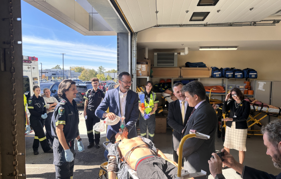 Minister Quinn MPP Dowie see Paramedic demonstrations